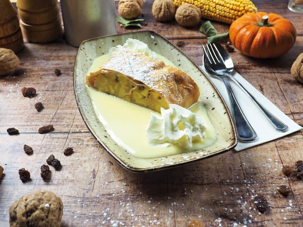 Hausgemachter Apfelstrudel